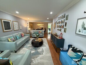 37 Dorchester Dr in East Brunswick, NJ - Building Photo - Building Photo