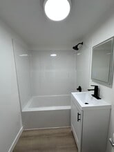 1747 NE 147th St in Shoreline, WA - Building Photo - Building Photo