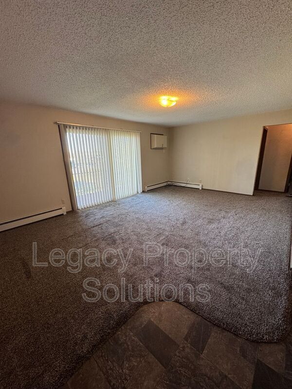 700 S 12th St in Bismarck, ND - Building Photo - Building Photo