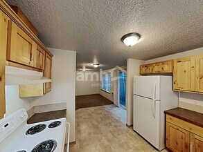2351 Sam Parrett Dr in Newberg, OR - Building Photo - Building Photo