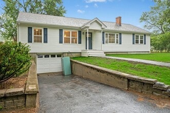 6 Howard St in Milford, MA - Building Photo - Building Photo