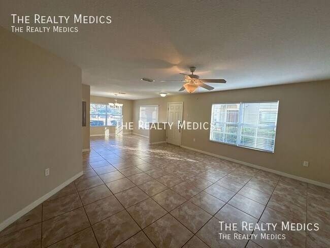 272 Carina Cir in Sanford, FL - Building Photo - Building Photo