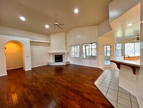 11116 Southwales Ct in Bakersfield, CA - Building Photo - Building Photo