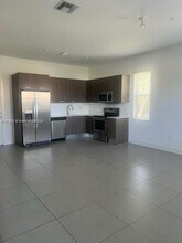 440 NE 35th Ct in Oakland Park, FL - Building Photo - Building Photo