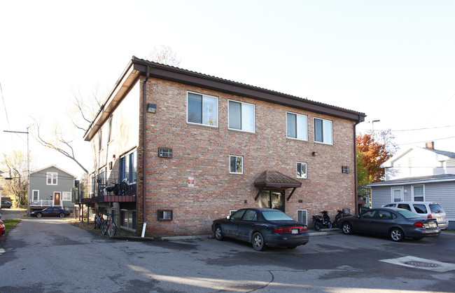 415 Benjamin St in Ann Arbor, MI - Foto de edificio - Building Photo