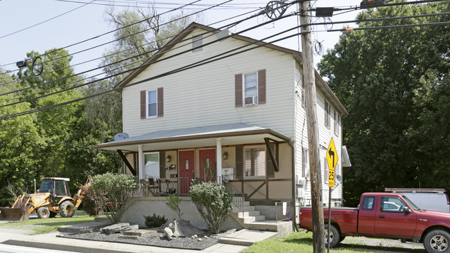 120 Clinton Ave in Oakdale, PA - Building Photo - Building Photo