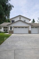 1054 Fox Ct in Colton, CA - Building Photo