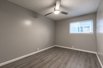 University Square Apartments in Davis, CA - Foto de edificio - Interior Photo
