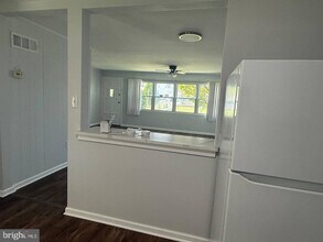 5732 Mitchell Rd in Levittown, PA - Building Photo - Building Photo