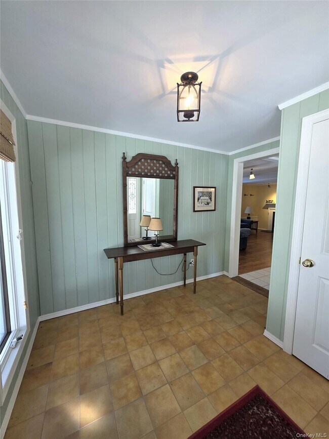 30 Tappen Dr in Melville, NY - Building Photo - Building Photo