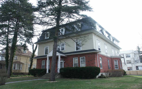 900 Watchung Ave in Plainfield, NJ - Building Photo