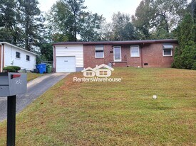 3632 Clovis Ct NW in Atlanta, GA - Building Photo