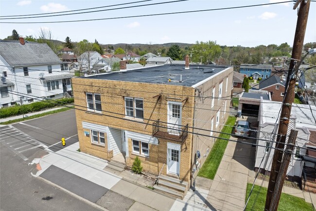 property at 416 Oak Hill Ave