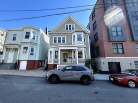 5 Falcon St in Boston, MA - Building Photo