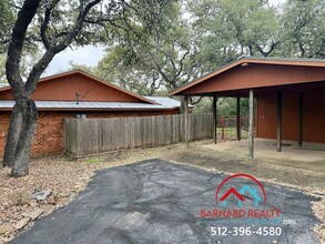 301 Quail Run Dr in San Marcos, TX - Building Photo - Building Photo