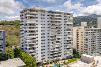 999 Wilder Ave in Honolulu, HI - Foto de edificio - Building Photo
