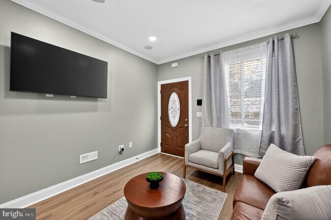 2542 Arcadia St in Philadelphia, PA - Building Photo - Building Photo