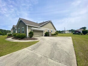 38 Daffodil Farm Rd in Bluffton, SC - Foto de edificio - Building Photo