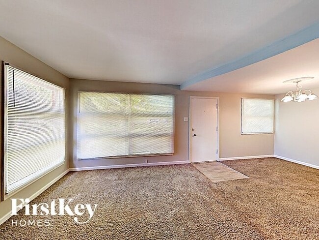 945 S Lafayette St in Florissant, MO - Foto de edificio - Building Photo