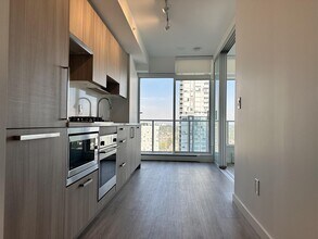 13350-13350 Central Ave in Surrey, BC - Building Photo - Building Photo