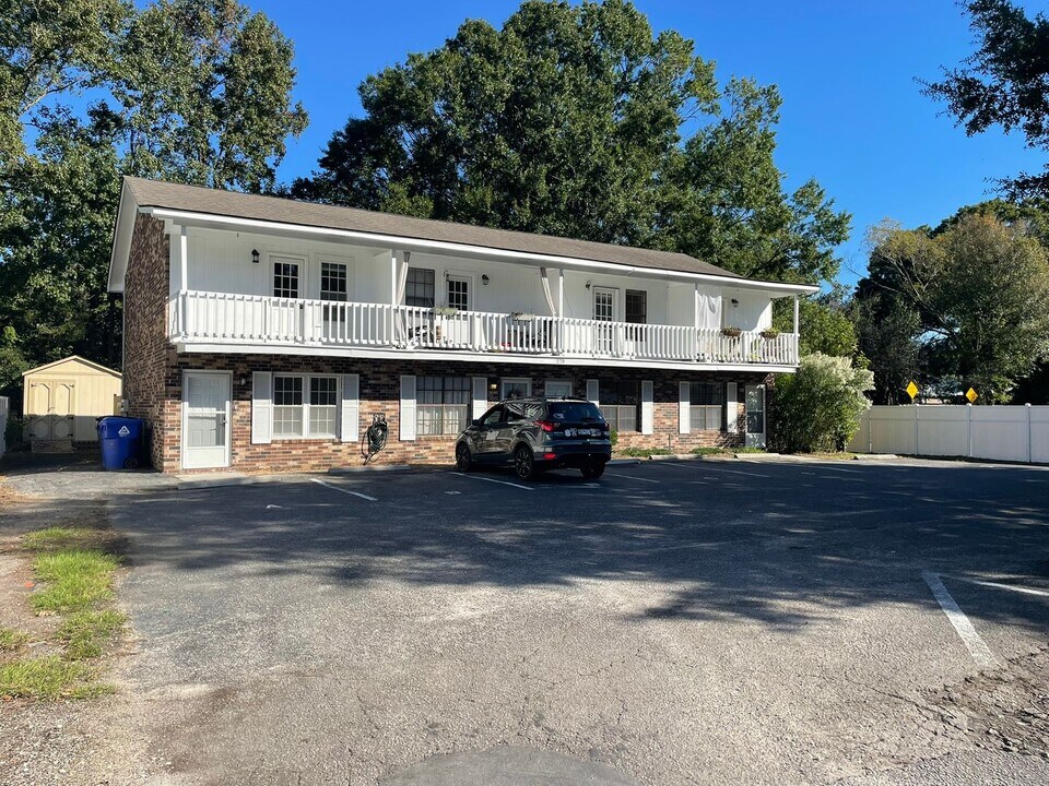 270 Fleming Rd in Charleston, SC - Building Photo