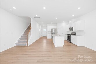 1930 Highland Park Dr in Charlotte, NC - Building Photo - Building Photo