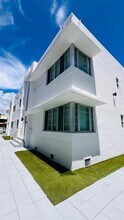 1523 Euclid Ave in Miami Beach, FL - Building Photo - Building Photo