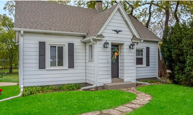 property at 6N600 Gary Ave