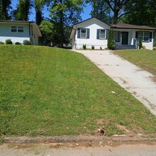 3020 Pasadena Dr in Decatur, GA - Building Photo - Building Photo
