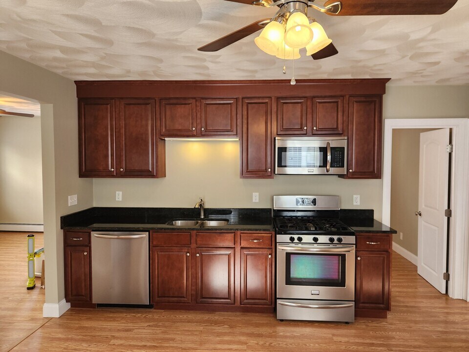 36 Union St in Warren, RI - Building Photo