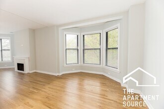 2924 W Logan Blvd, Unit 2W in Chicago, IL - Foto de edificio - Building Photo