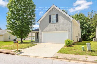 6322 Klondike River Rd in Stonecrest, GA - Foto de edificio - Building Photo