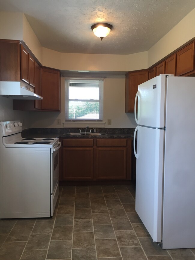 18 White Cir in Winchester, KY - Foto de edificio - Building Photo