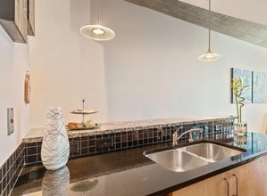 923 Peachtree St NE, Unit Luxury Midtown Studio in Atlanta, GA - Building Photo - Building Photo