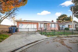 1858 Park Cir Dr in Lancaster, CA - Building Photo