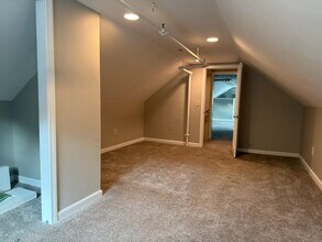 4 Commerce St in Hill, NH - Building Photo - Building Photo