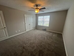 1051 Bradburn Village Dr in Nashville, TN - Building Photo - Building Photo