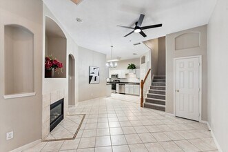 2710 Grants Lake Blvd, Unit D5 in Sugar Land, TX - Building Photo - Building Photo