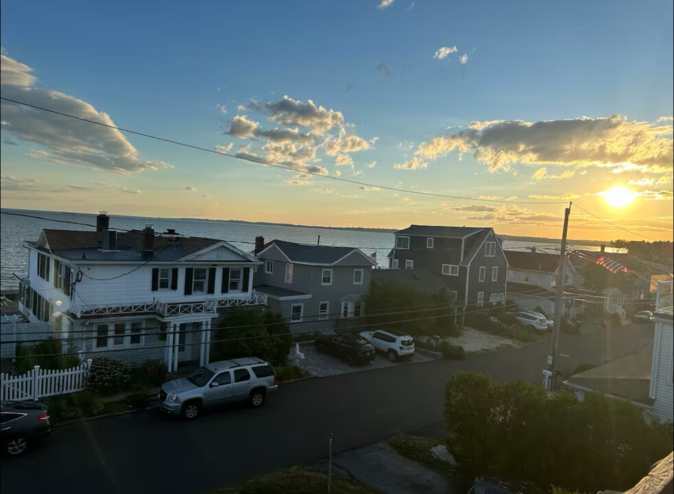 183 Morgan Ave in East Haven, CT - Foto de edificio