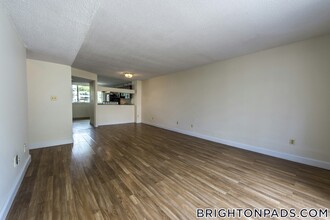 142 N Beacon St in Boston, MA - Building Photo - Building Photo