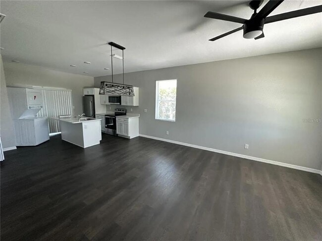 10366 Kidron Ave in Englewood, FL - Building Photo - Building Photo