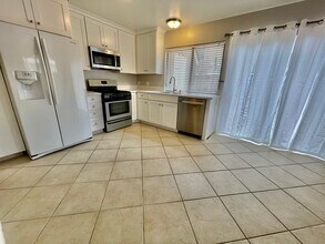 2 Rosemary in Irvine, CA - Building Photo - Building Photo