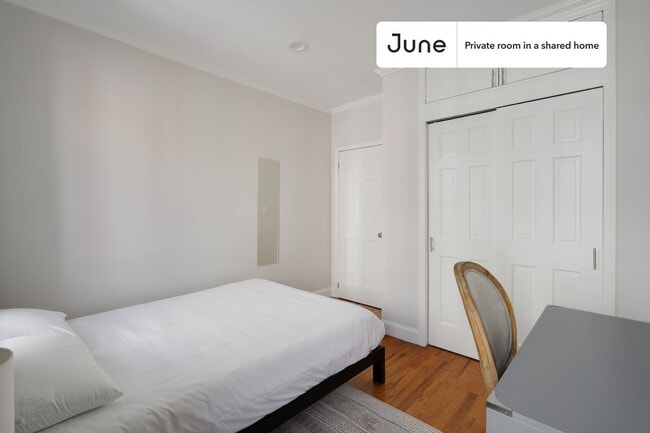 Room in Shared 4 bed/1 bath home in New York, NY - Building Photo - Building Photo