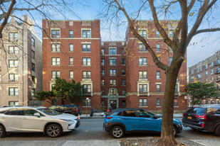 1900 Albemarle Rd in Brooklyn, NY - Foto de edificio - Building Photo