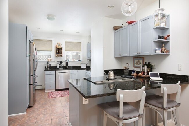 60 Dracut St, Unit 4