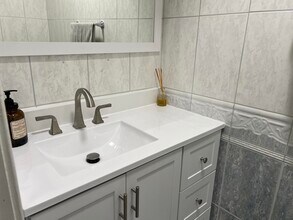 530 Teal Plaza in Secaucus, NJ - Building Photo - Building Photo