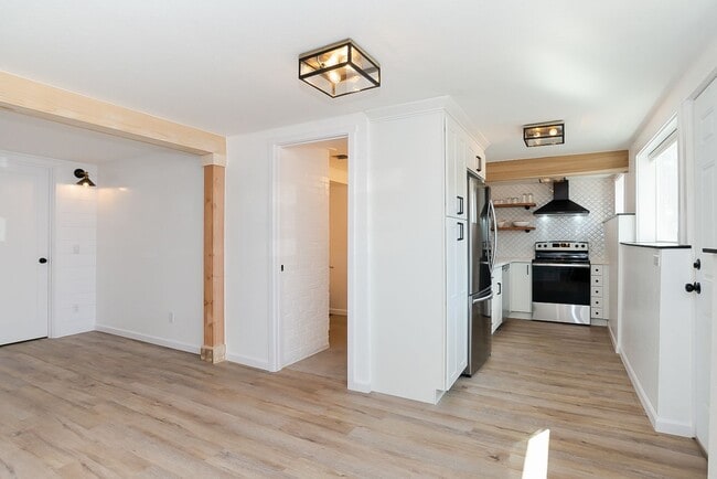 property at 822 6th Ave N