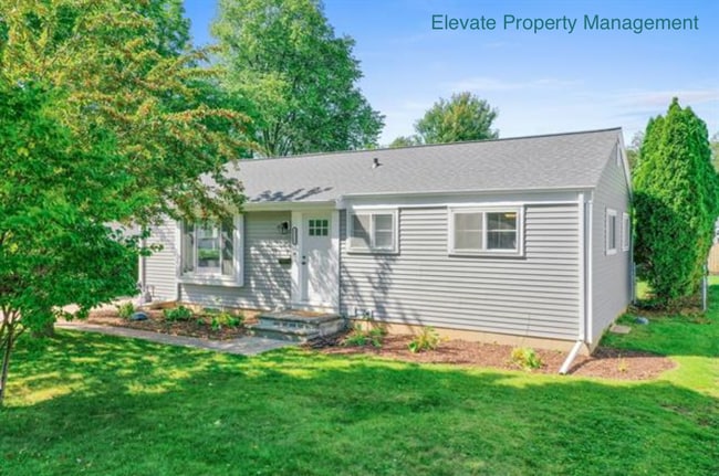 1222 S Oneida St in Green Bay, WI - Foto de edificio - Building Photo