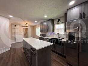 33 Highland Pl in Richardson, TX - Building Photo - Building Photo