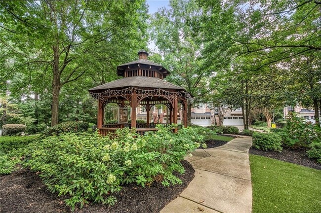 1022 Emory Parc Pl in Decatur, GA - Building Photo - Building Photo